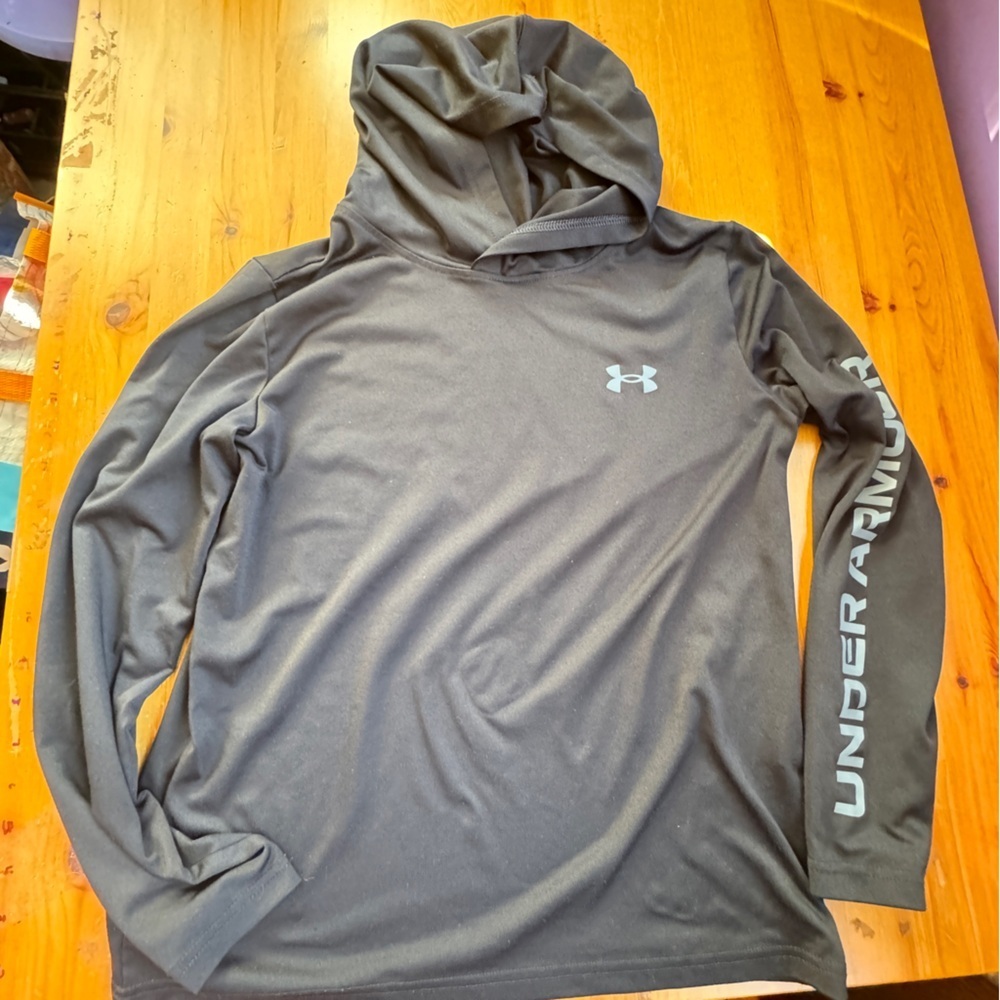 Under Armour pullover hoodie with extra neck/face cover option size YL
